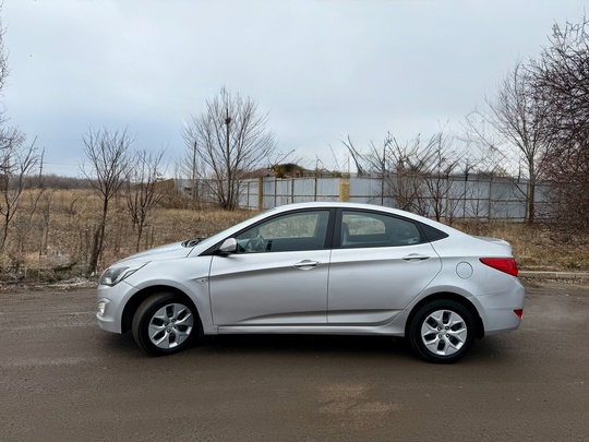 Hyundai Solaris 2016г.
Автомат 1.4 бензин
Пробег (5)