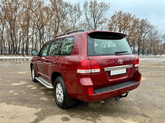 Toyota Land Cruiser 200
2008 г.
4,7 (4)