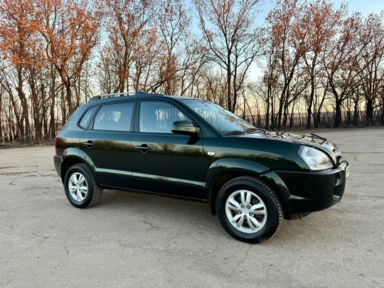 Hyundai Tucson 2008г.
2.0 бензин мех.кпп.
Пробег (5)