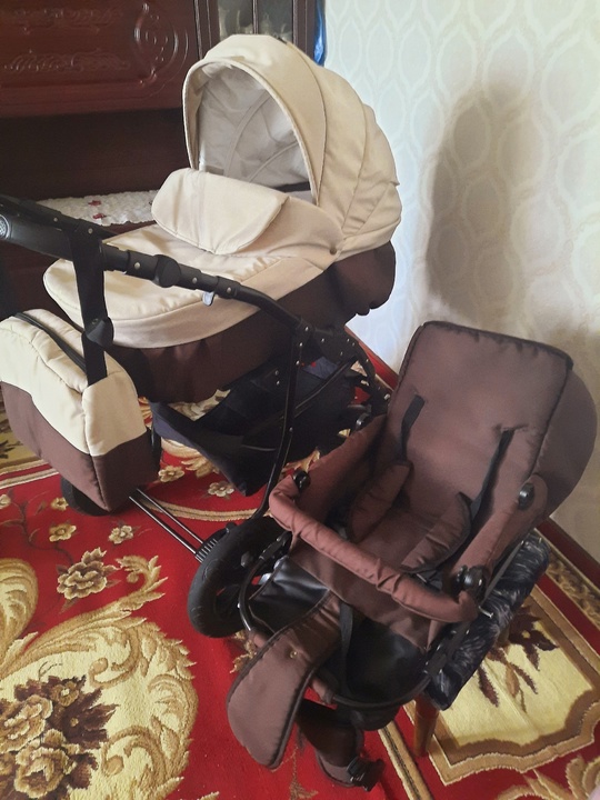 Продам коляску 2 в 1