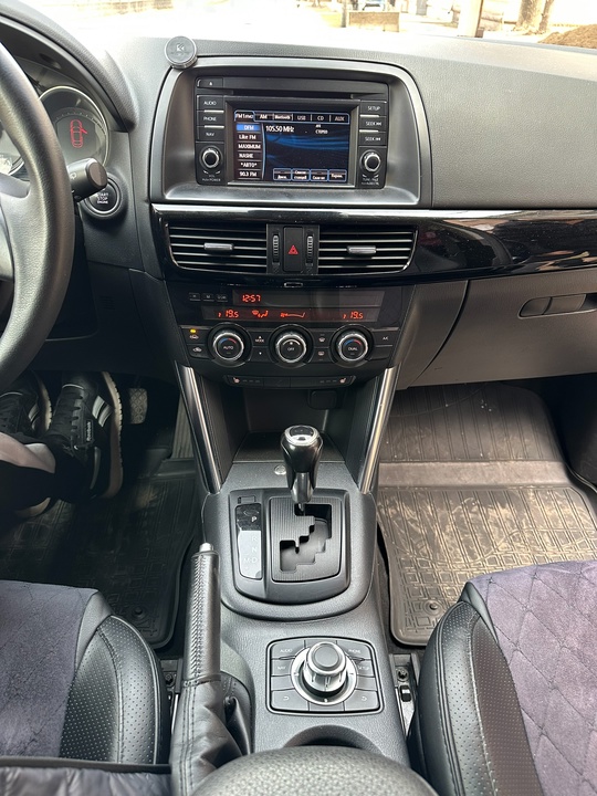 Mazda CX-5 SKYACTIV
Год 2013 Один (8)