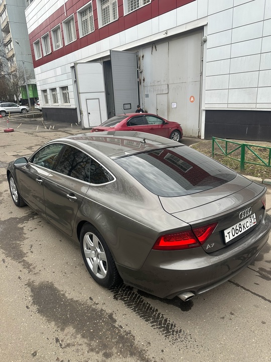 Audi A7 2010г 2.8л 220л.с
