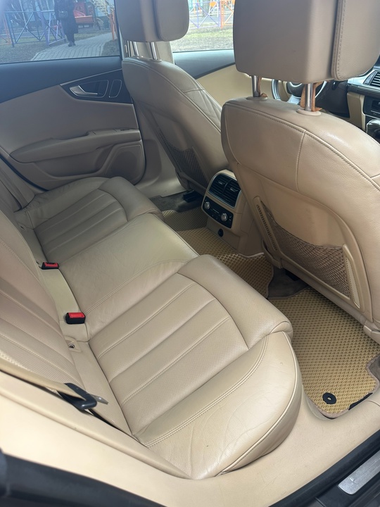 Audi A7 2010г 2.8л 220л.с (6)