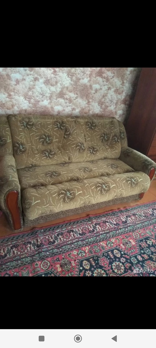 Отдам даром диван. Уже в (3)