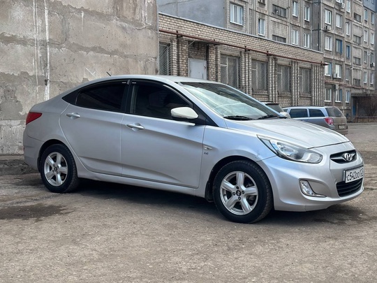 Продам Hyundai Solaris 
Год выпуска (5)