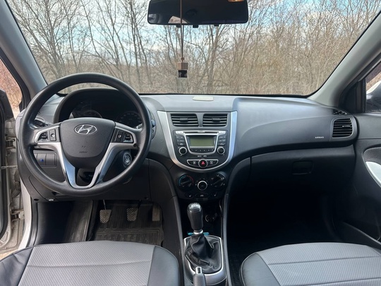 Продам Hyundai Solaris 
Год выпуска (6)