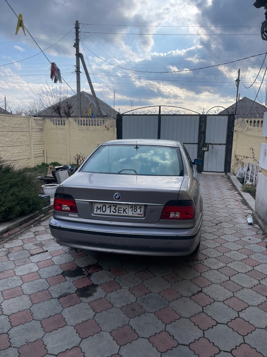 Продам бмв е39 
1997год 
2.0обьем (5)