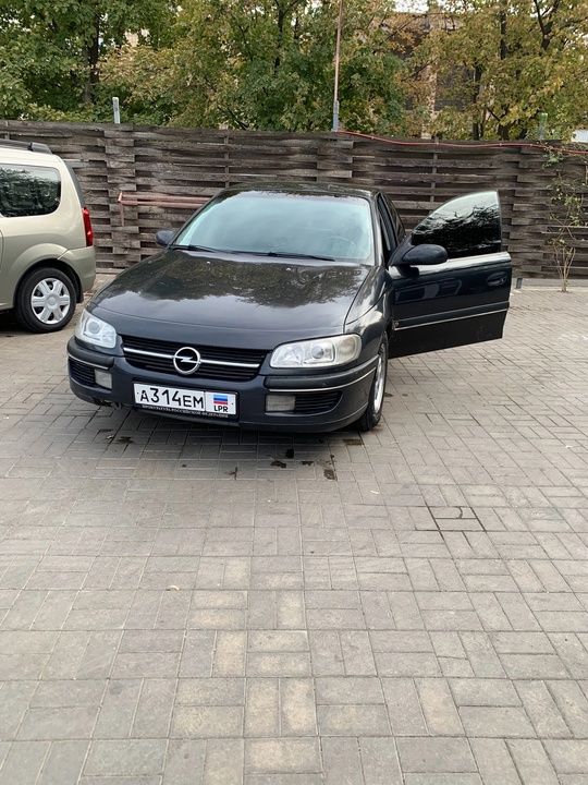 Opel Omega B 2.0 
4 (5)