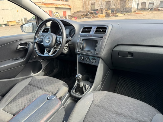 Продам Volkswagen Polo
2018г
175.000км
1.6 бензин мт

Описание: (4)