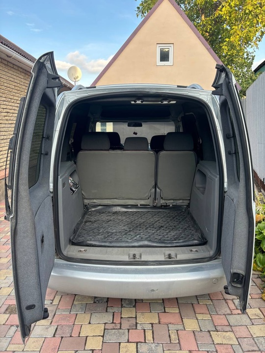 Продам 
Volkswagen Caddy 2005 
Дизель (3)