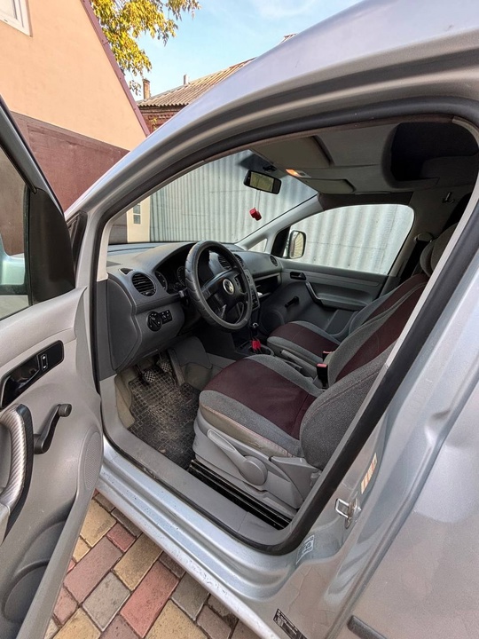 Продам 
Volkswagen Caddy 2005 
Дизель (4)