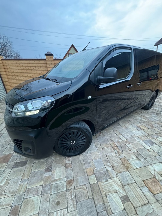 В продаже Opel Vivaro (Zafira