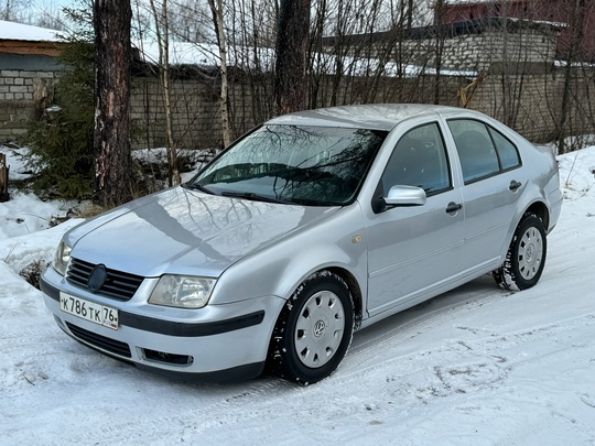 Продам Бору, 1.6 меха 1999г, (2)