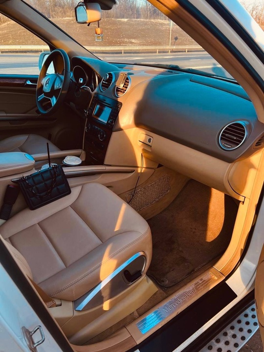 Продам Мерседес МЛ 350.
2009 год.
Состояние (4)