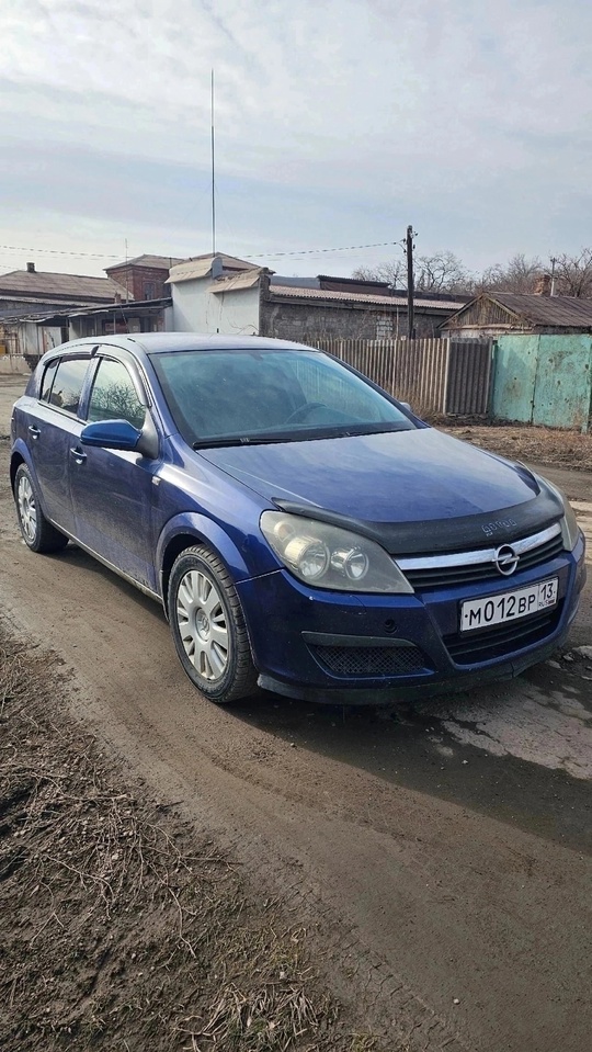 Продам Opel Astra 
Мотор: 1.6
Год: (3)