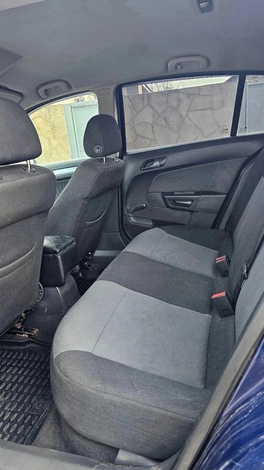 Продам Opel Astra 
Мотор: 1.6
Год: (6)