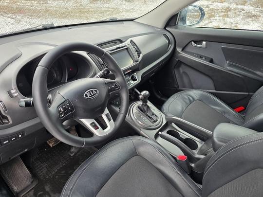 Kia Sportage 2011 год,2 литра (4)