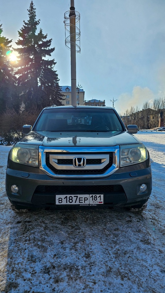 Продам Honda Pilot, собственник машины.
Мотор: (1)
