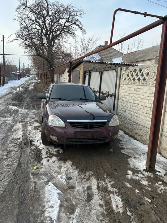 Продам приору 
Год выпуска 2012 (1)
