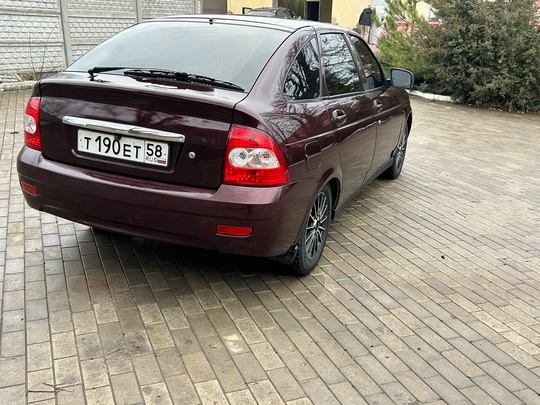 Продам приору 
Год выпуска 2012 (4)