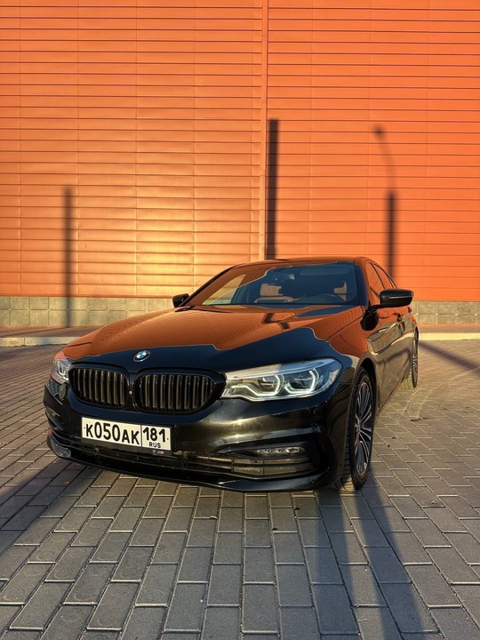 BMW 5 G30 2019 год
2.0