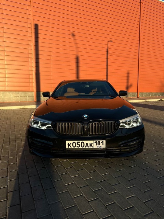 BMW 5 G30 2019 год
2.0 (1)