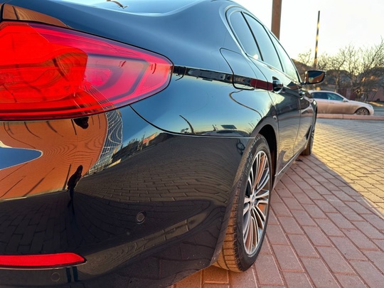 BMW 5 G30 2019 год
2.0 (4)