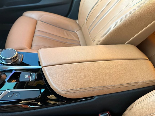 BMW 5 G30 2019 год
2.0 (8)