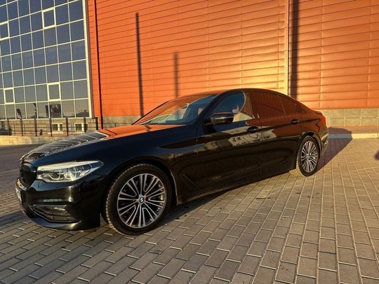 BMW 5 G30 2019 год
2.0 (9)
