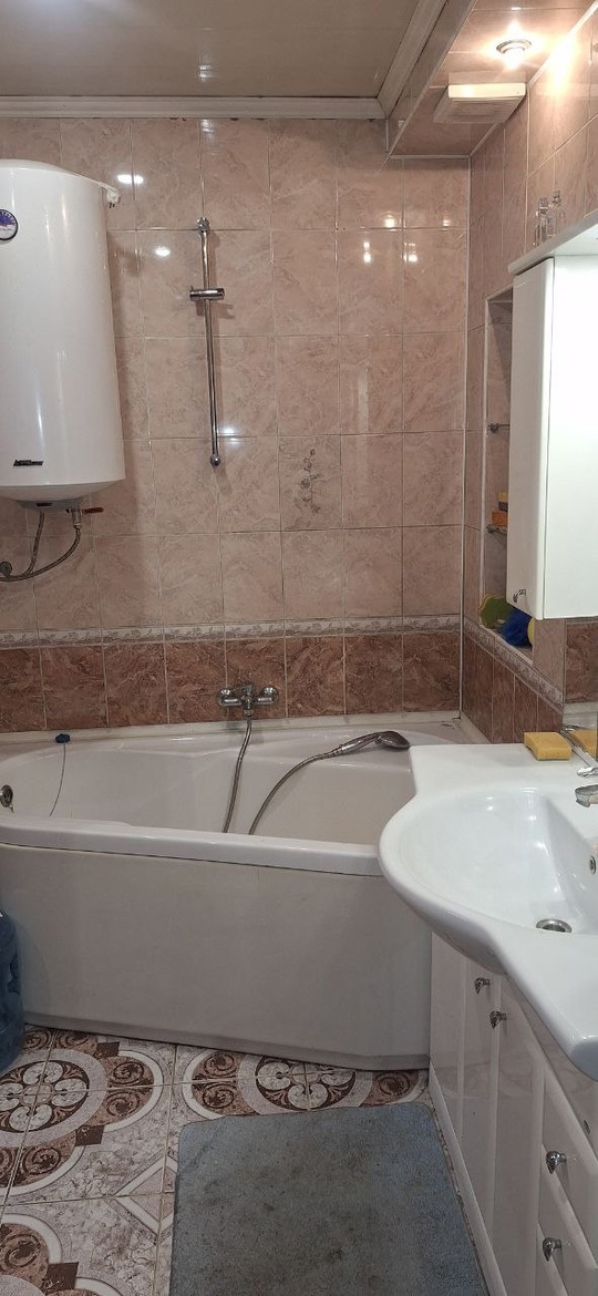 Продам дом в Кировском районе, (2)