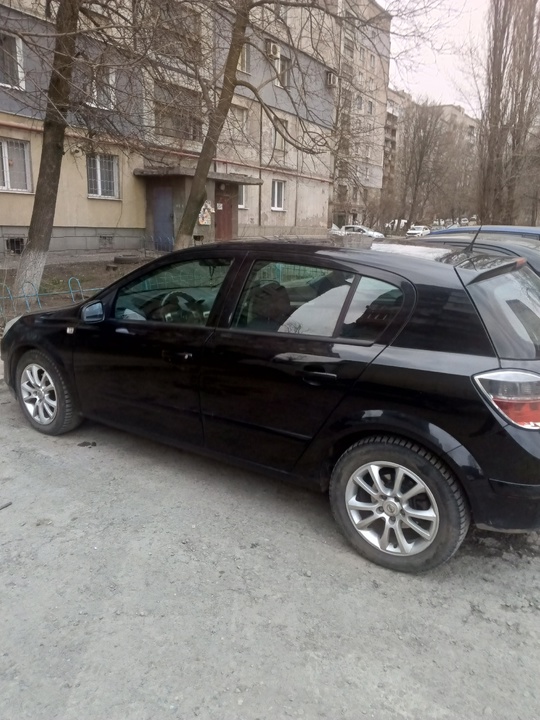Продам Опель Астра 2007г. в.
1.6 (2)