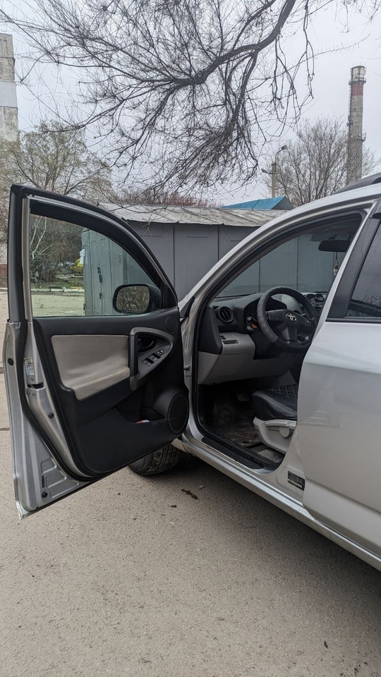 Продается Tayota RAV 4 2010 (7)