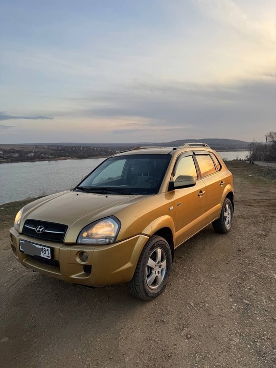 Продам HYUNDAI TUCSON в ОТЛИЧНОМ (1)