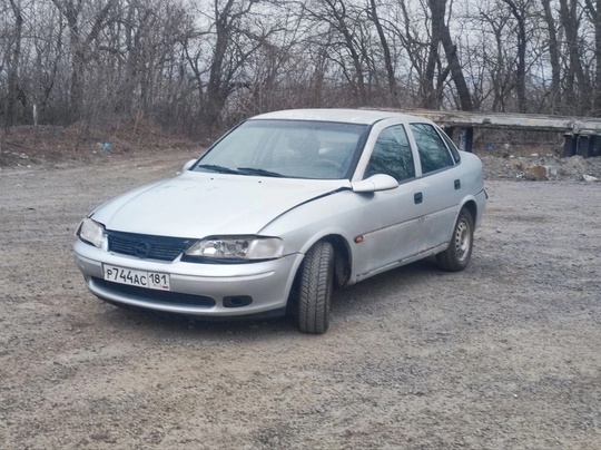 Продам 
Цена 100
На ходу 
Тел.+79595527242
ЗВОНИТЬ (3)