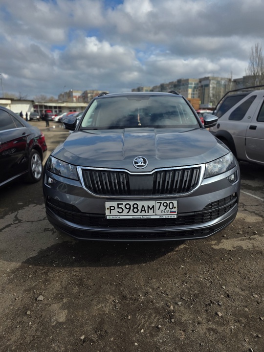 ПРОДАМ 
- Skoda Karoq
-2020г выпуска