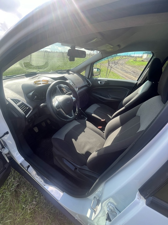 Продам автомобиль Ford Ecosport 2016 (4)