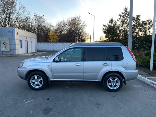 Nissan xtrail 
2005 год 
2.5 (2)