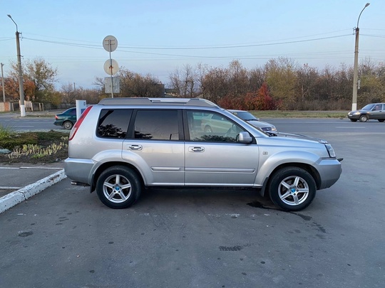 Nissan xtrail 
2005 год 
2.5 (5)