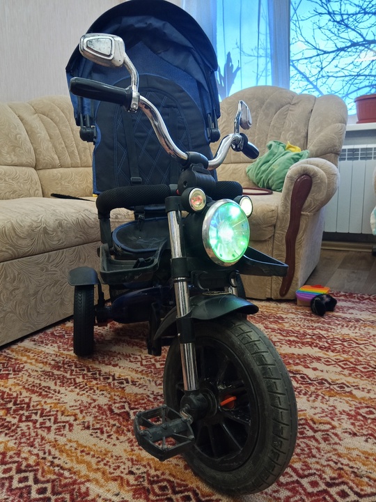 Продам 7т.р всё работает светится