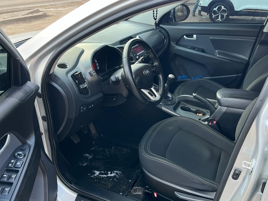 Продам KIA Sportage 2012 г (7)