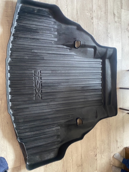 Продам коврик в багажник Honda