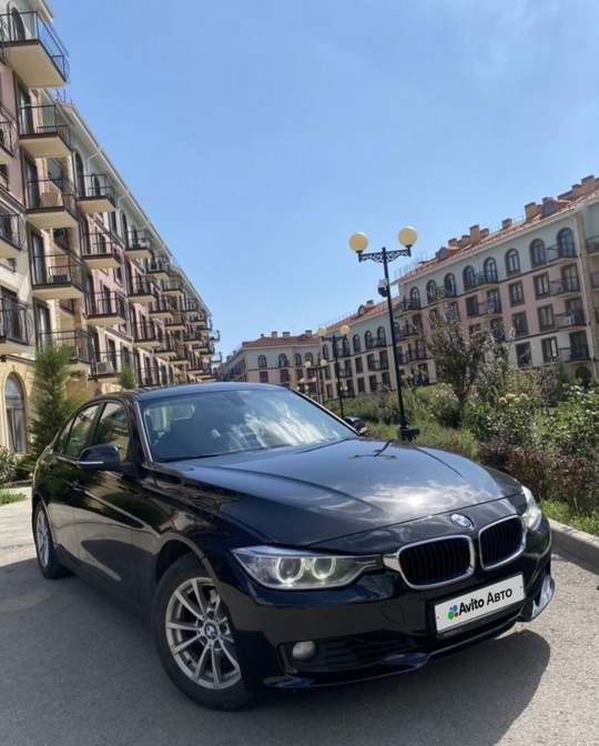 Продаётся BMW 3 серия 2.0