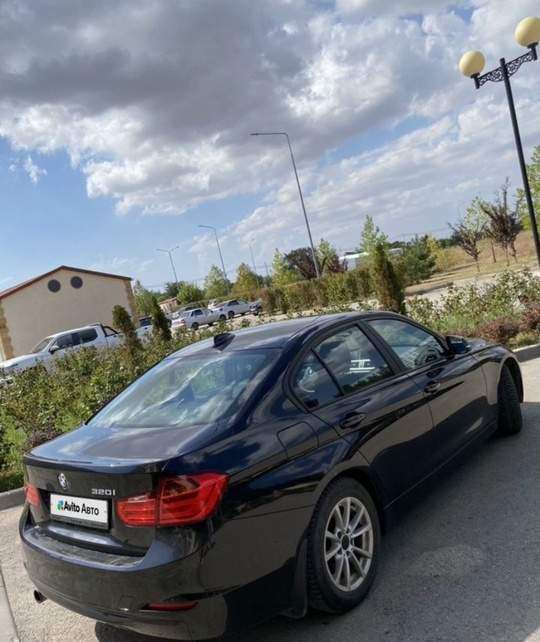 Продаётся BMW 3 серия 2.0 (2)