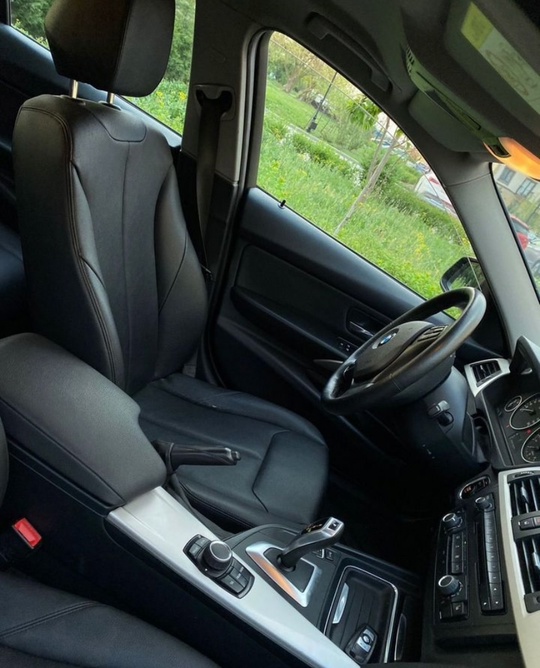 Продаётся BMW 3 серия 2.0 (3)
