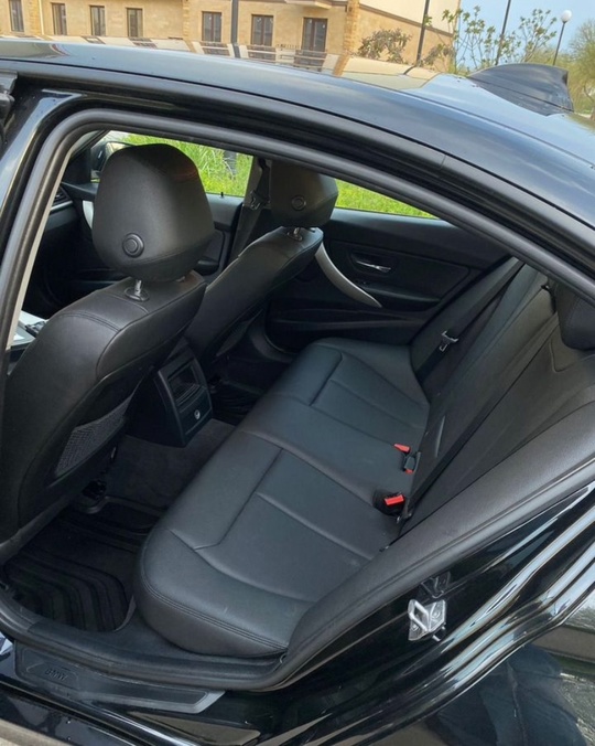 Продаётся BMW 3 серия 2.0 (4)