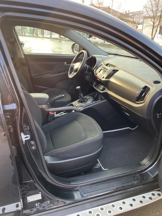 KIA Sportage 
Год выпуска 2010
Двигатель (6)