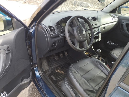 Продам Skoda Fabia 2 хэтчбек (4)