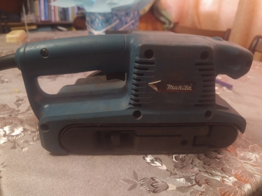 Ленточная шлифмашина makita 9910
Вопросы в