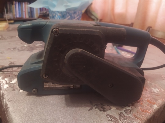 Ленточная шлифмашина makita 9910
Вопросы в (1)