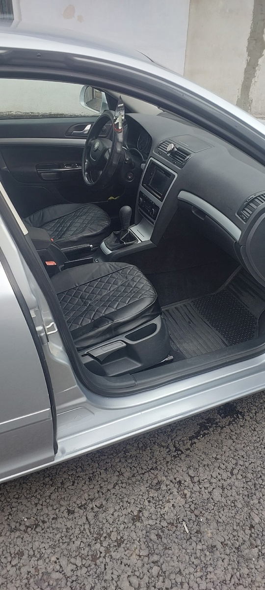 Продам ! SKODA OCTAVIA A5 (4)
